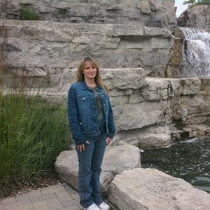 Meet your Posher, Angela